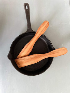 Building, house construction: Large Heart Rimu Spatula or pot scraper. Essential utensil Woodnbits