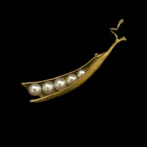 Clothing accessory: Michael Michaud Pea Pod Brooch With Freshwater Pearls - 5737BZWP