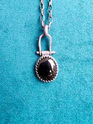 Peculiari Onyx oval pendant