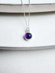 Jewellery: Amethyst pendant - pointed