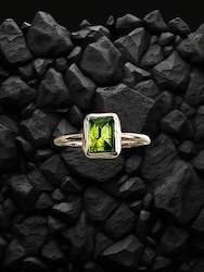 Peridot geo ring