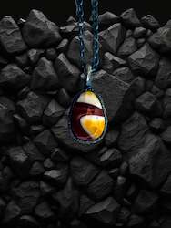 Jewellery: Mookaite pendant