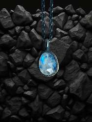 Jewellery: Rainbow Moonstone pendant