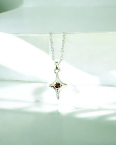 Pōhutukawa pendant - Garnet