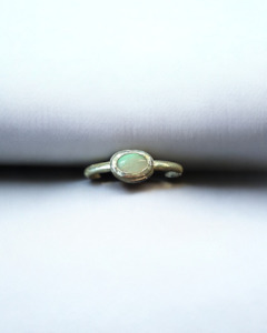 Jewellery: Dainty Opal ring 02