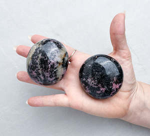 Rhodonite Palm Stone | Healing