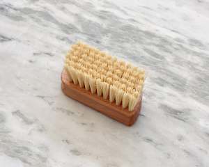 Gift: Sneaker Brush