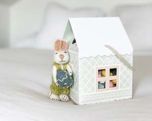 Gift: Easter Cottage Box