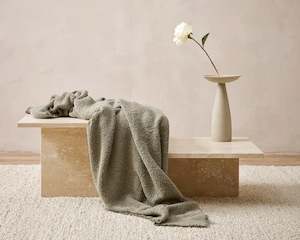 Gift: Cromwell Throw | Olive