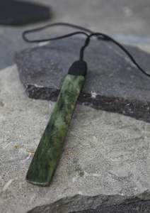 Frontpage: Hei toki Pounamu Aotearoa New Zealand Greenstone