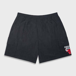 NEA-A11 (New era NBA rivals chicago bulls cargo style shorts black) 112495500