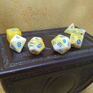 D D Dice Sets: Infinite Fort - Banana Marble D&D Acrylic Dice Set