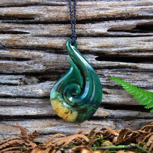 Pounamu Hei Matau