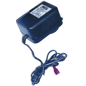 ZOOM 240V MAINS CHARGER