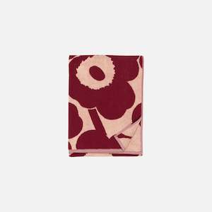 Gift: Unikko Bath Towel 70 X 150 Cm - pink, dark cherry