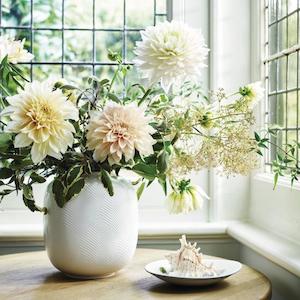 Gift: White Folia Round Vase 21cm