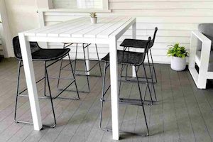 Dinner at Ours Range: 1.4 M White Outdoor Bar Table & 4 Rakino Bar Chairs - …