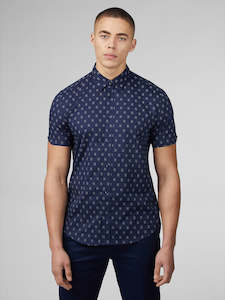 Ben Sherman Short Sleeve Shirt: Stipple Geo Print - Dark Navy