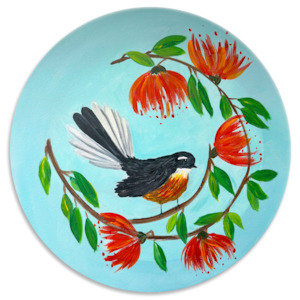 Art school: Fantail Wreath (circular canvas) | 11/12/2024 - The Pizza Library, Mt. Maunganui