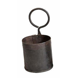 Furniture: Single Iron Pot with Round Handle