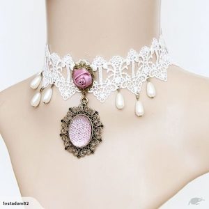 Health Beauty: Vintage Gemstone Lace Crochet Necklace