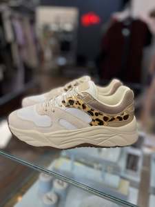 Clothing: Celest Sneaker | Beige Leo