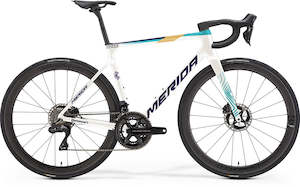 Road Bikes: 2025 SCULTURA TEAM