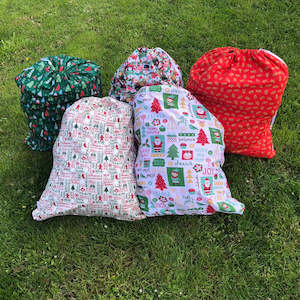 Building supplies: Paterpillar Jumbo Christmas Bags