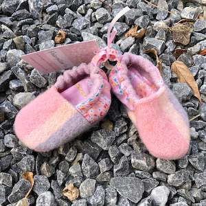 Building supplies: Pink, Blue and White Large Tartan Wool Slippers