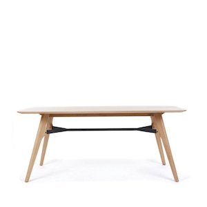 Flow Dining Table 2000w