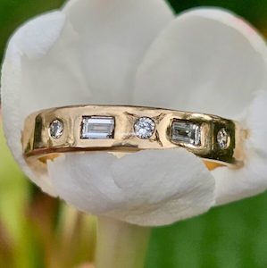 Star ring with diamonds, 18ct pink gold, two 3x2mm baguettes, one x 2mm, two 1.8…