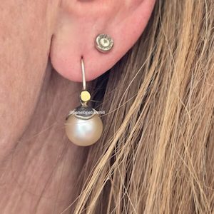 Tahitian pearl Persimmon earrings. silver, and 24ct gold. Pearl diameter 10.5mm