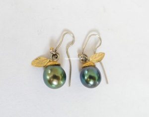 Fruiting Earrings. Tahitian pearls, 24ct gold, and silver