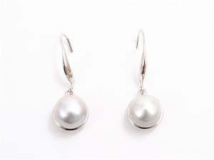 Womenswear: Freshwater Pearl Earring - Grey - PL0324