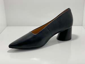 Footwear: Halos Court Shoe