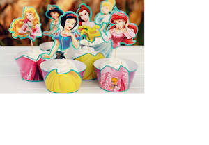 Princesses And Fairies: Princess cupcake wrappers and toppers (24 pcs)