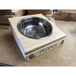 Angled Pet Feeder - 1 Bowl (Medium)