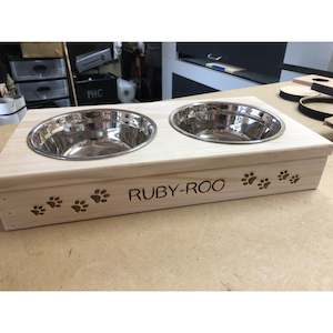 Pet: Pet Feeder - 2 Bowls (Medium)