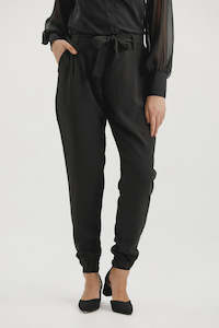 Clothing: Billie Pants