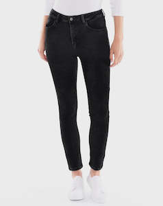 Larsa Slim Fit Jean - Black