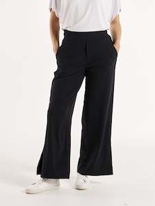 Clothing: Elation Relax Leg Pant