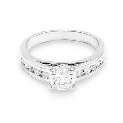 18ct White Gold Diamond Ring