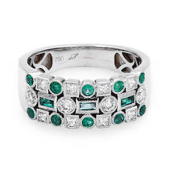 18ct White Gold Emerald & Diamond Ring