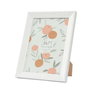 Finny 5x7 white frame