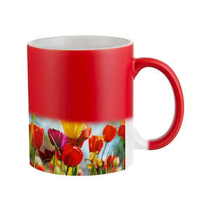 Commercial photography: 11OZ COLOUR CHANGING MUG - RED