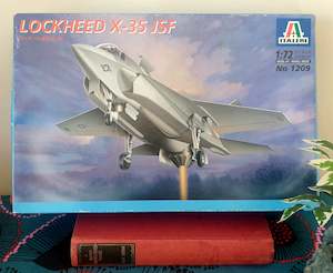 Model Kit: Italeri Lockheed X-35 JSF Aircraft