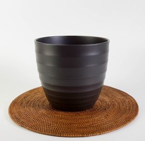 Wave Pot in Black, 19cm