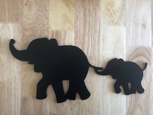 Sales agent for manufacturer: Elephants