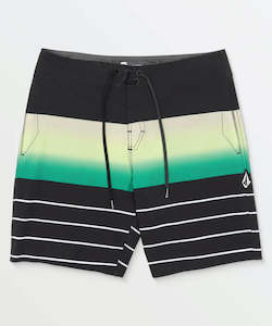 Clothing: Volcom Quarta Fade Mod 19" Boardshorts