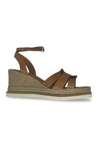 Footwear: Zeline Tan Sandal